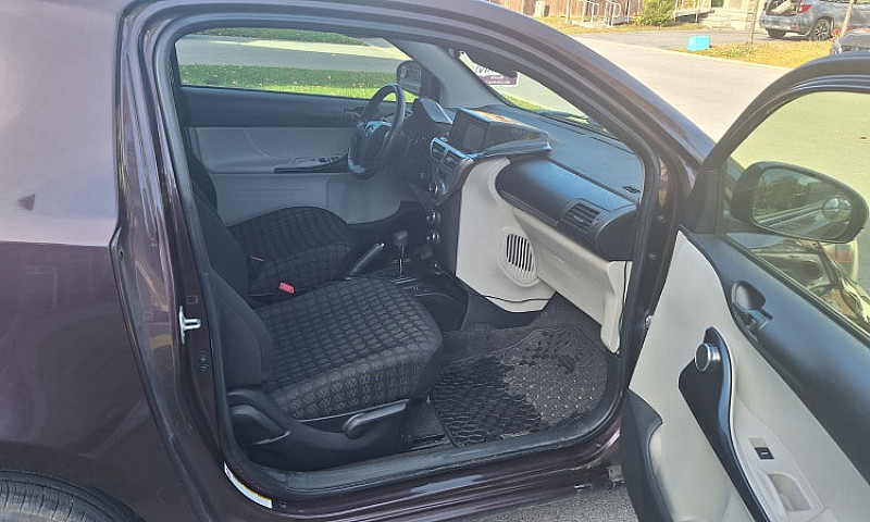 2012 Scion Iq...