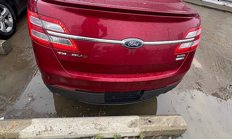 2013 Ford Taurus ...