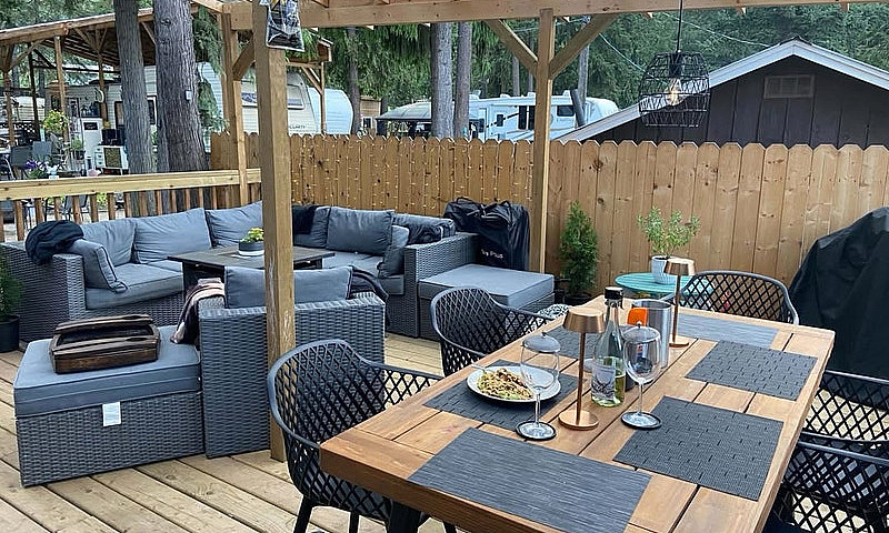 Salmon Arm, Bc — $95...