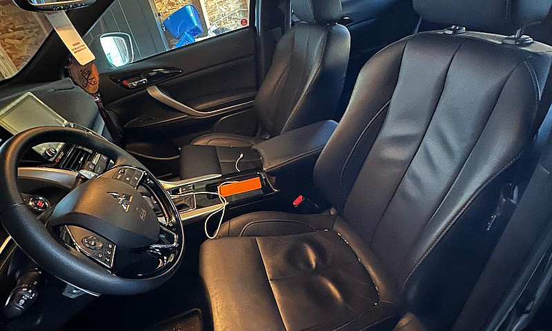 2022 Mitsubishi Ecli...