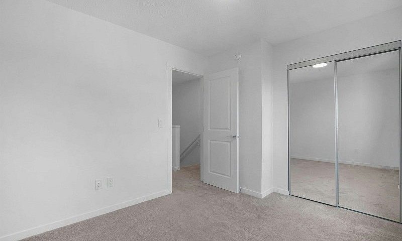 Modern 2-Bedroom + D...