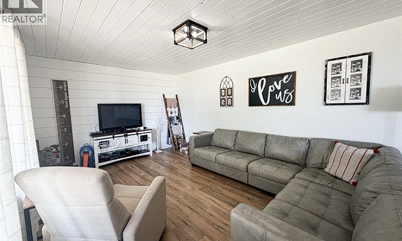 Meadow Lake Acreage/...