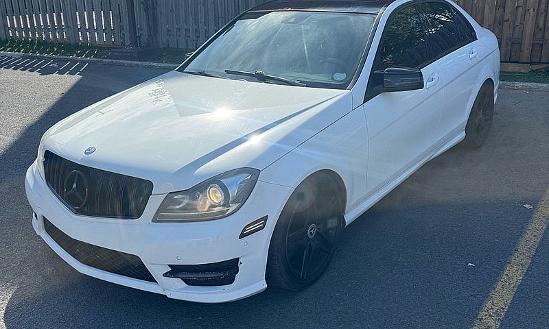  Mercedes C300 4Mati...