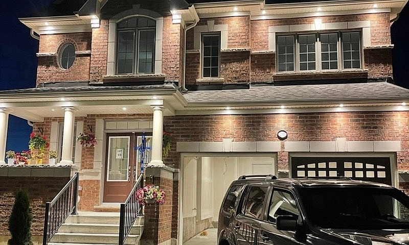 2 Bed Rooms Unit For...