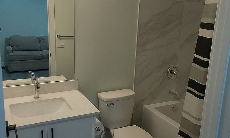 Newly Renovated 2-Be...