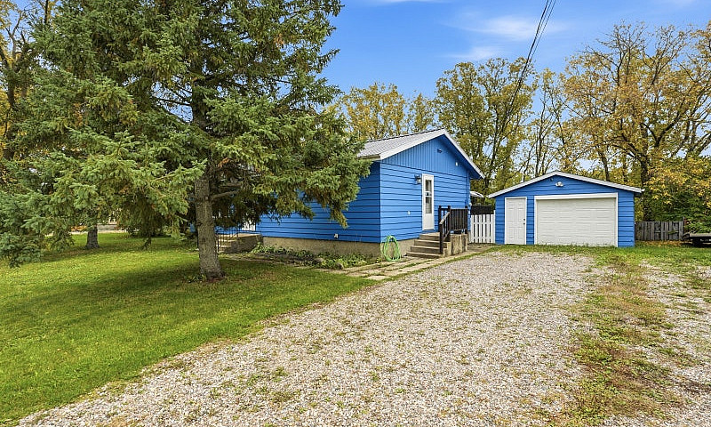 Cute Bungalow In Lac...