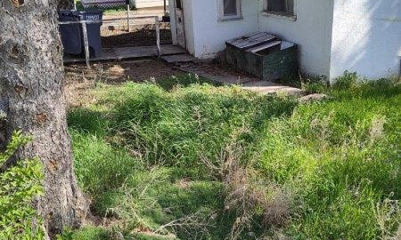 House In Herbert, Sk...