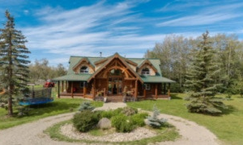5 Bedroom 3 Bath Log...