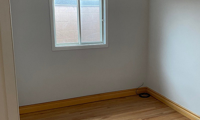 Large 3 Bedroom Apar...
