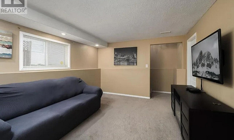 1 Bed 1 Bath House...