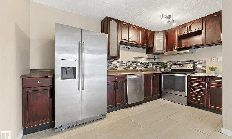 3 Bedroom Condo For ...