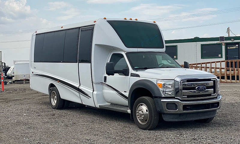 2015 Grech Ford F-45...