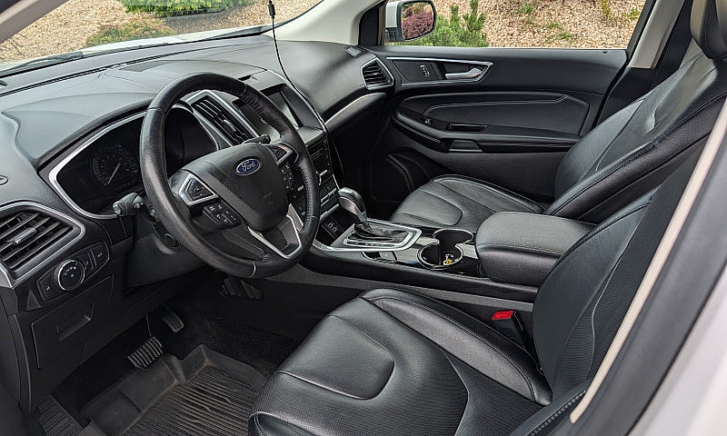 2017 Ford Edge Titan...