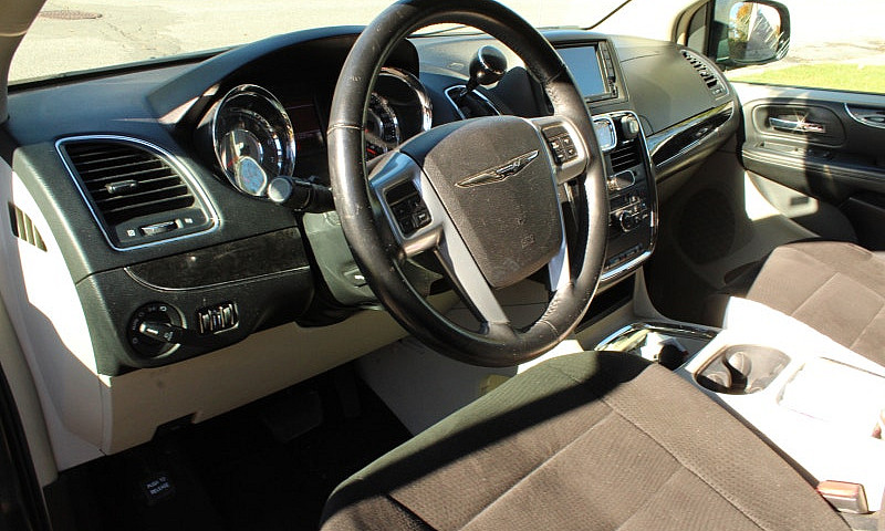 Chrysler Town & Coun...