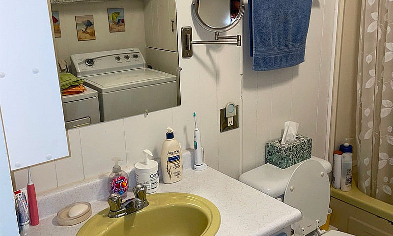 1975 Mobile Home For...