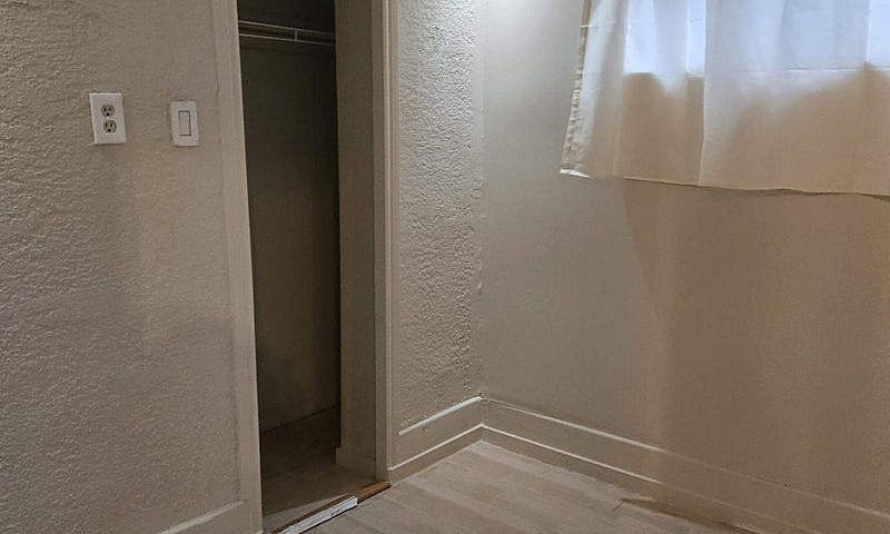 House For Rent On La...