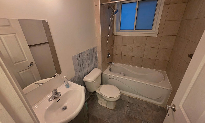 2 Beds 1 Bath Apartm...