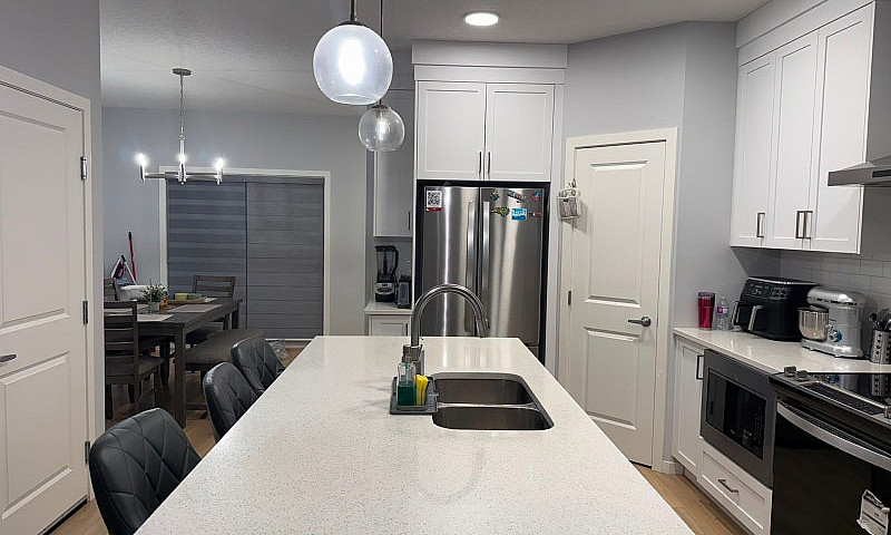3 Bedroom 2.5 Bathro...