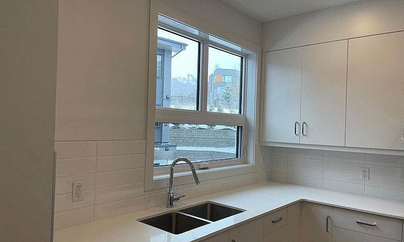 Brand New Home In Sw...