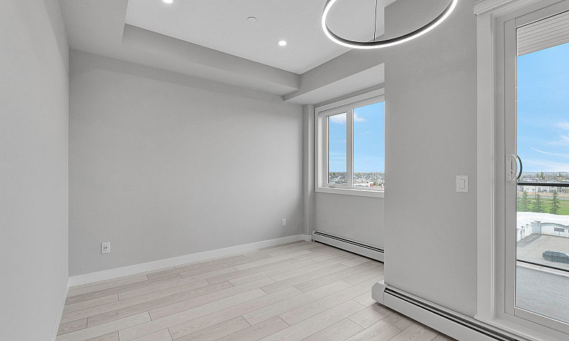 Modern 2 Bed, 1 Bath...