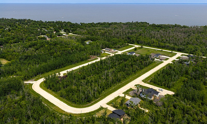 Lake Winnipeg Buildi...