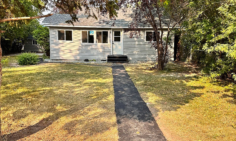 Newly Renovated 3 Be...