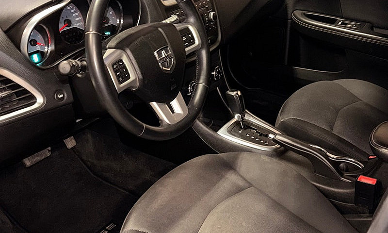2013 Dodge Avenger...