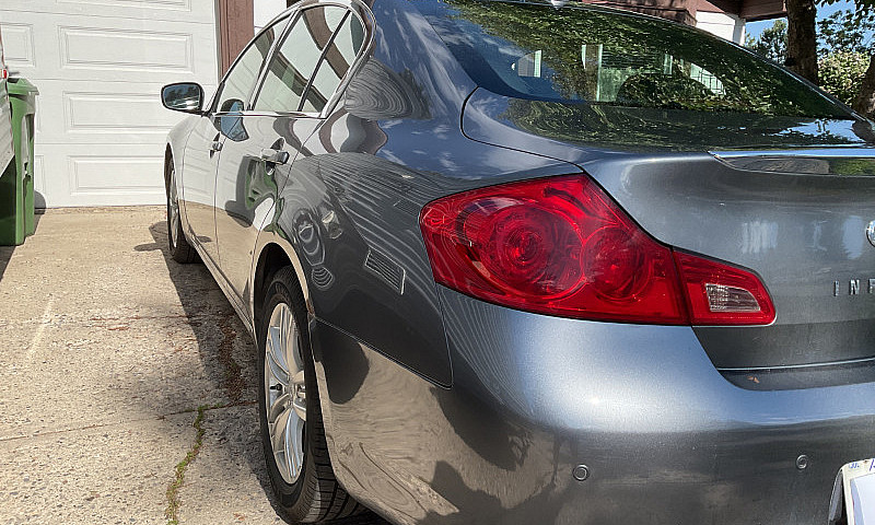 2010 Infinit G37X Se...