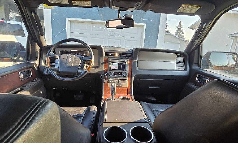 2011 Lincoln Navigat...