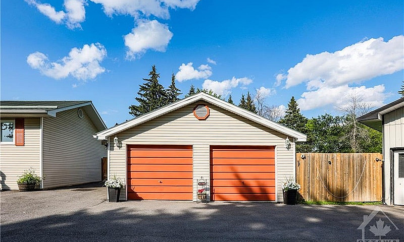 House For Sale - Com...