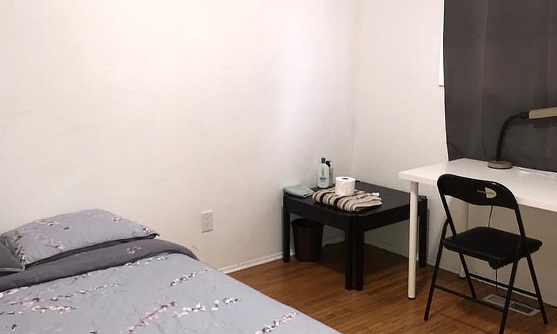Queen Size Beedroom ...