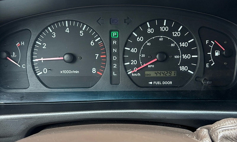1999 Toyota Sienna...