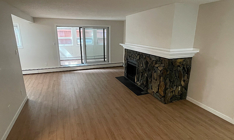 2 Bed 2 Bath 1200+ S...