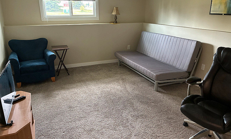 Furnished Basement S...