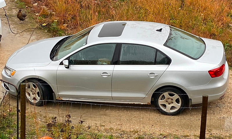 2012 Volkswagen Jett...