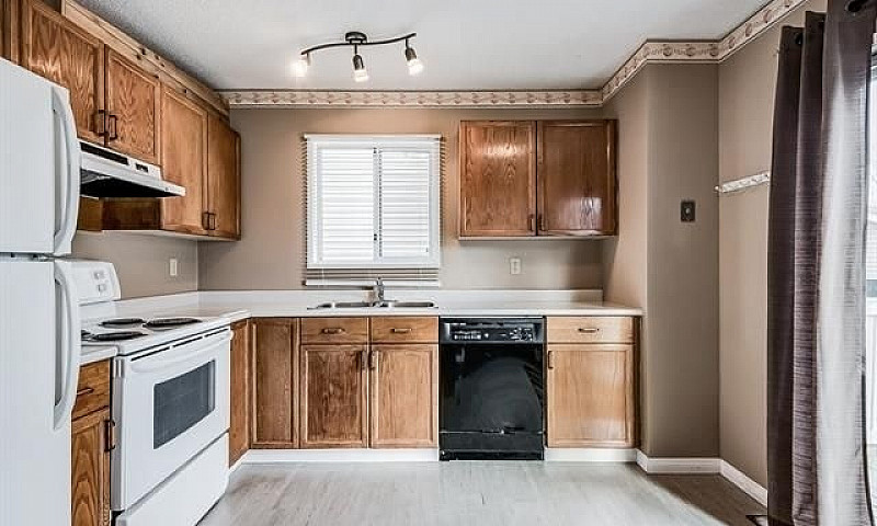 Spacious 3-Bedroom T...