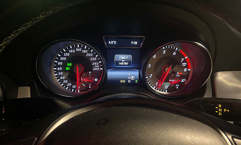 Mercedes Benz Cla 25...