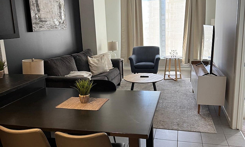 Spacious, Fully Furn...
