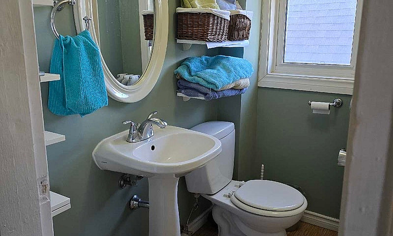 Fully Furnished 2 Bd...