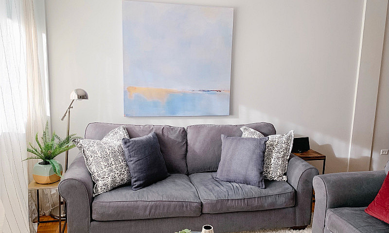 Cozy 1 Bedroom Centr...