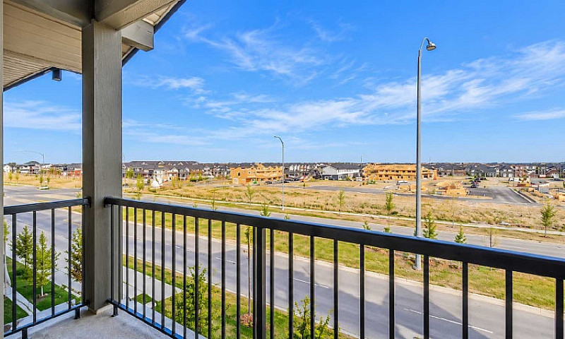 Spacious 2 Bed + 1 B...