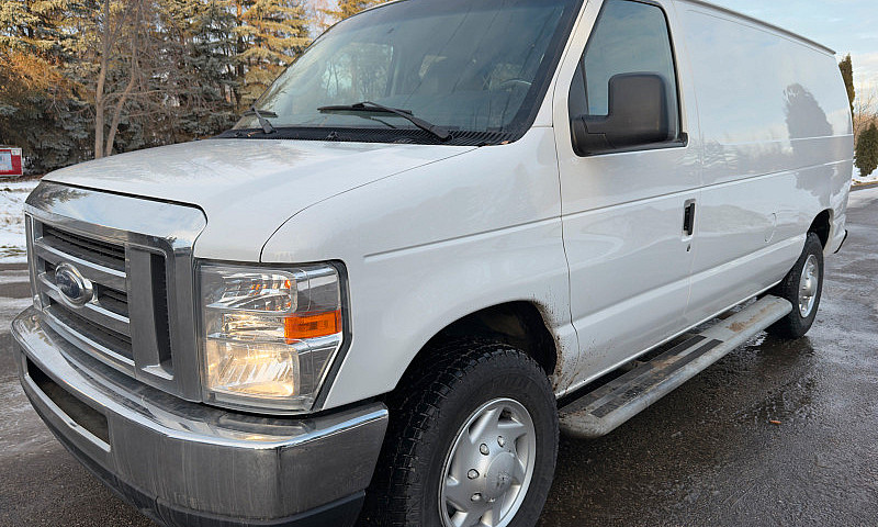 2013 Ford E-250 Carg...