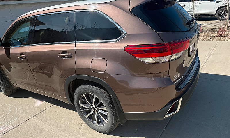 Pre-Owned 2018 Toyot...