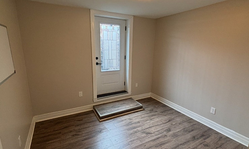 Furnished Lower Leve...