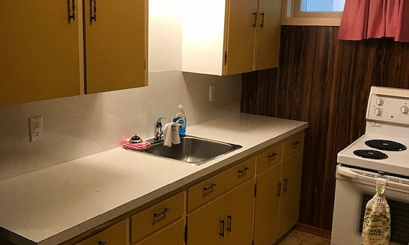 1 Bedroom Basement S...