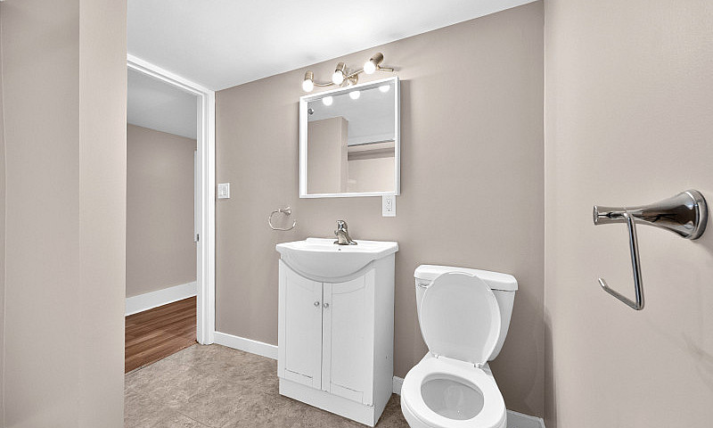 Renovated 2Br Duplex...