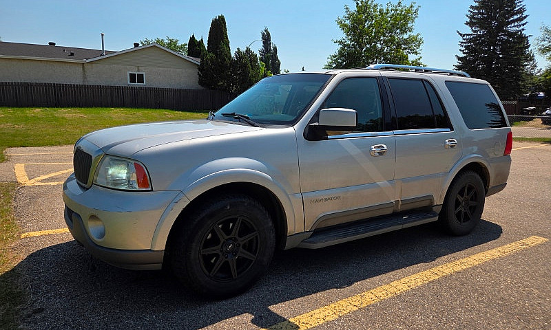 2003 Lincoln Navigat...
