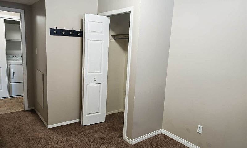 One Bdrm In Great Lo...