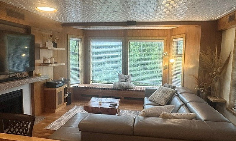 $7,800 / 2Br - 1,400...