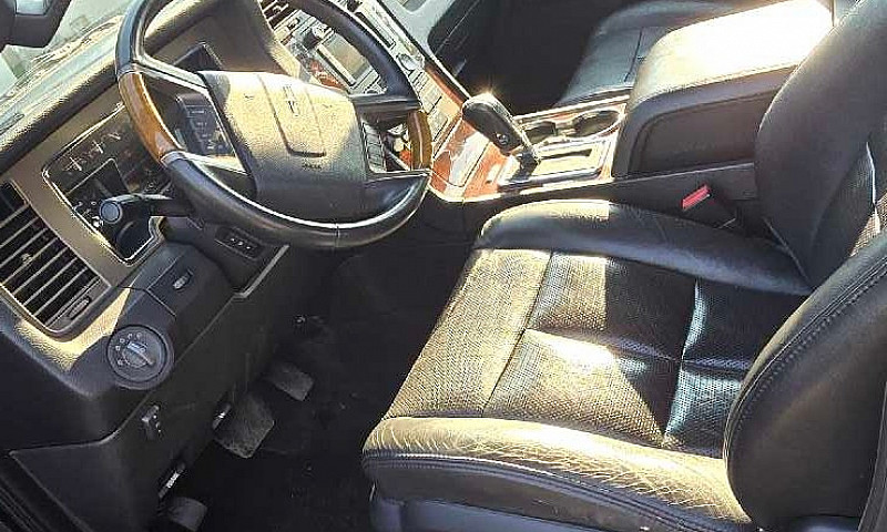 2011 Lincoln Navigat...